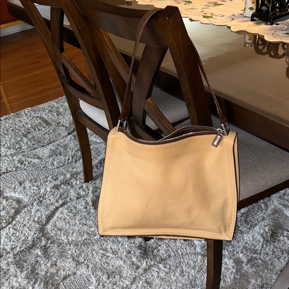 Coach Handbags - Vintage Coach Monterey Zip 6143 Tan Leather Shoulder Bag 1999 Trapeze